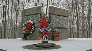 На братских могилах не ставят крестов