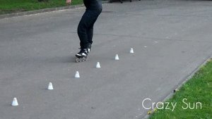 Слалом на роликах. Crazy Sun