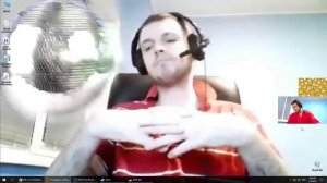 Папич смотрит на Папича в Wallpaper Engine