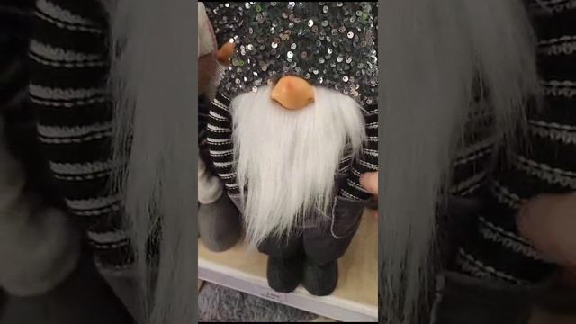 Гном в колпаке