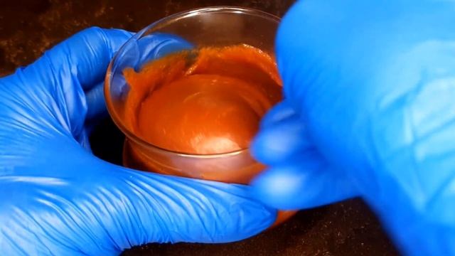 МЕРЕНГОВЫЙ РУЛЕТ С АРАХИСОМ И КАРАМЕЛЬЮ