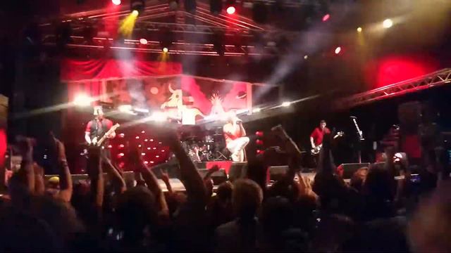 Billy Talent - Fallen Leaves, 3.8.2017 live in Prague смотреть онлайн