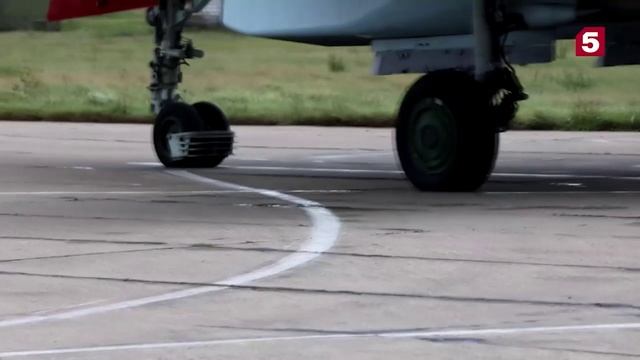 Уничтожение самолета ВСУ: лучшее видео из зоны СВО РФ за день.