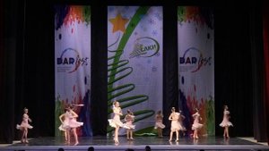 Эстрадный танец "Нас бьют, мы летаем!"