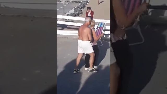 Танец пожилая пара! Супер!