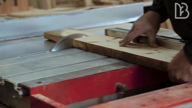 Процесс обработки амбарной доски