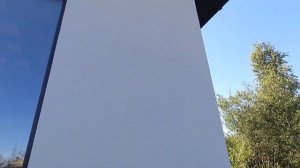 Штукатурка под дерево на фасаде, утепление стен из поризованного блока пенопластом толщиной 150мм.