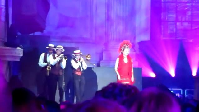 Alexander's Ragtime Band (Irving Berlin), performed by Katie Moore in the "Ella Fitzgerald Style" смотреть онлайн