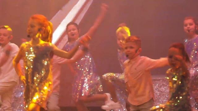 Едем, едем в соседнее село на дискотеку - Лимонадки смотреть онлайн