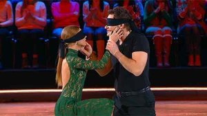 Кристина Асмус и Алексей Тихонов. Выступление. Фрагмент выпуска от 20.12.2014
