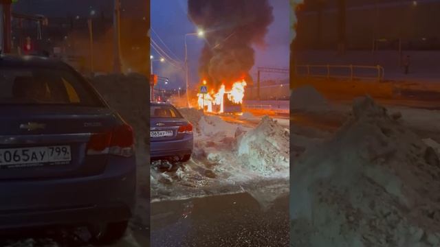 На юге Москвы в автобусе произошел взрыв. 

Как сообщают очевидцы, в салоне не было пассажиров