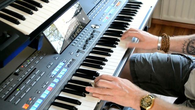 Rick Astley - Never Gonna Give You Up COVER on Yamaha Tyros 5 смотреть онлайн