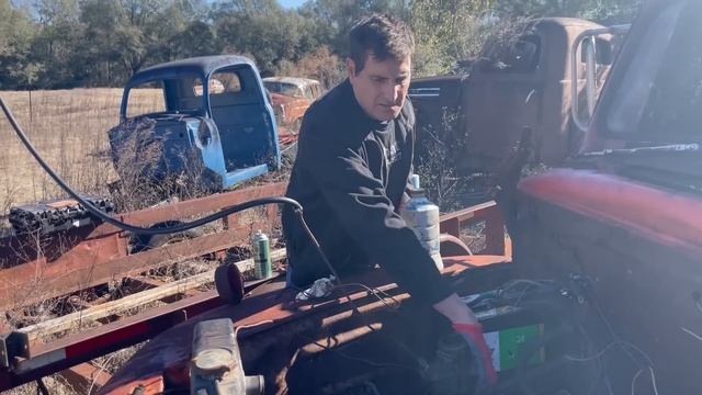 Will it Run? Awesome 1951 Ford tow truck left alone in a junkyard for 30 years! смотреть онлайн