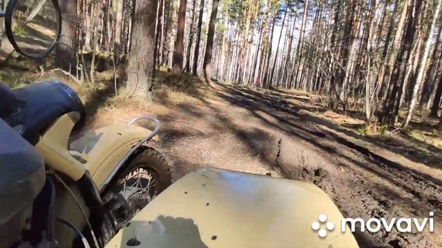 Мотоцикл УРАЛ по бездорожью едем за квадриком смотреть онлайн