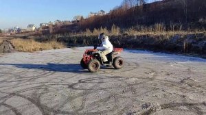 Дрифт забавы на квадроциклах Avantis Hunter