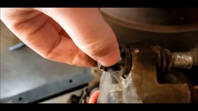Replace Caliper Guide Pins 2004 Dodge Ram 2500 3rd Gen HD truck - Remove Brake Caliper - fix shake смотреть онлайн