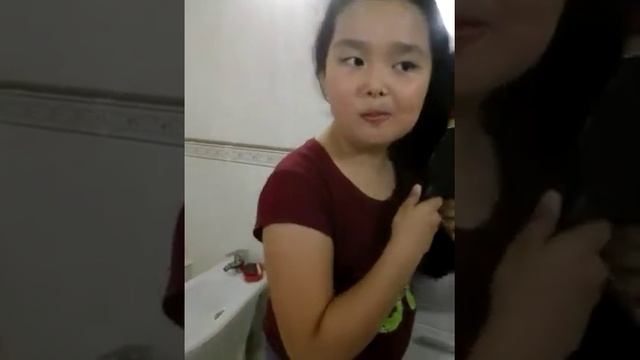 Как правильно расчёсывать волосы