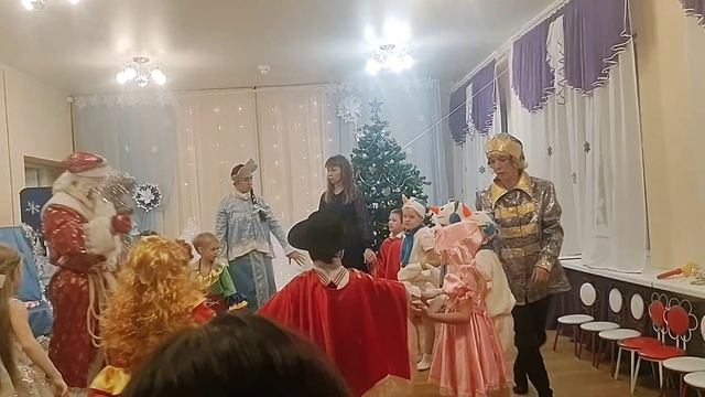 Утренник 22.12.22 часть 3 смотреть онлайн