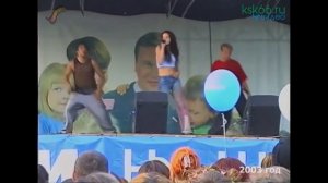 Нюша поёт песню "Глупые снежинки" в 12 лет (2003 год)