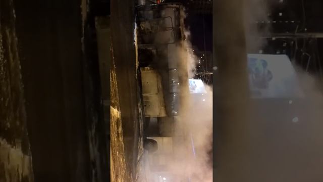 У ст. метро "Юго-Западная" в Москве, сгорел автобус.2 смотреть онлайн