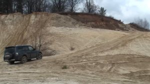 Тест pajero 4 и pajero 3 в песке