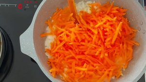 Скумбрия тушёная на сковороде с картофельным пюре ??