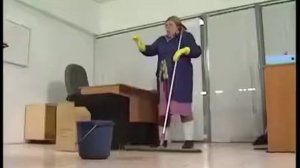 Веселая старушка