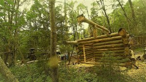 СРУБ БАНИ ГОТОВ. НАЧИНАЕМ ДЕЛАТЬ КРЫШУ. ВЕЧЕРОМ ОТЛИЧНАЯ РЫБАЛКА.