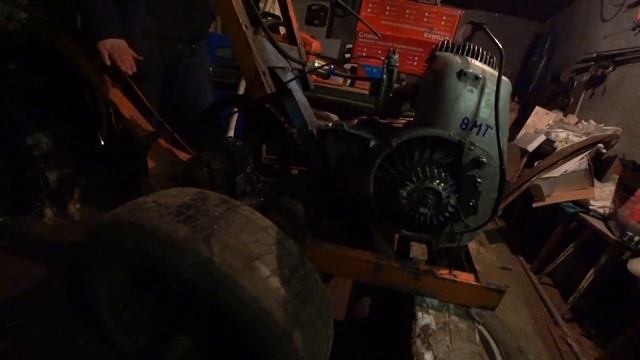 Мотоблок СВОИМИ РУКАМИ из БензоПИЛЫ смотреть онлайн