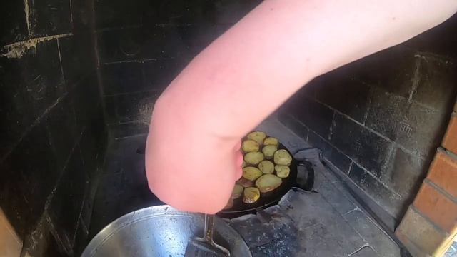 Готовим вкусную картошку на садже