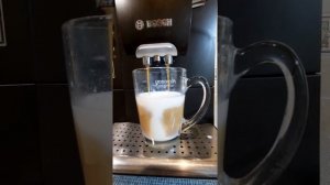 20211126 1814231   Обзор кофемашины Bosch Verocafe Latte Pro с проверкой её  работы.