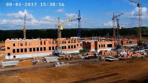 Работа башенных кранов КБ-309, КБ-403, КБ-408.21 на строительстве школы 1 августа 2017
