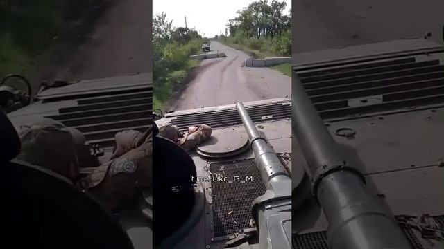 Эвакуация остатков уничтоженной БМП-1 ВСУ/Evacuation of destroyed AFU BMP-1