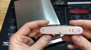 Victorinox Farmer Alox | Multitool Review
