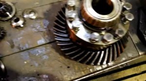 Дифференциал переднего моста..