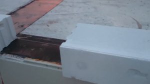 СТРОИМ ДОМ ИЗ ГАЗОБЕТОНА. Установка угловых блоков газобетона.