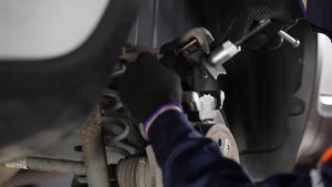 Guide: Så byter du bromsbelägg, bak på SUZUKI SX4 1