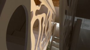 Открытая лестница ЛОФТ с ограждениями из листа металла