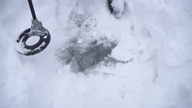 Эти опасные и жуткие находки мы нашли во льдах, где затонул клоун убийца! смотреть онлайн