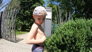 Vlog ● КУПАЮСЬ В ОДЕЖДЕ В ФОНТАНЕ УКУСИЛА ПЧЕЛА  Bathing in fountains  NATION UNIES GENEVE