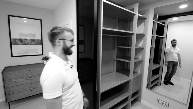 GutenKitchen - гардеробная в прихожую с тонированным стеклом