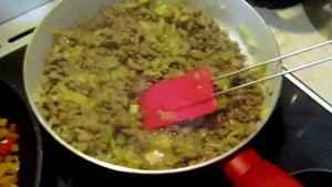 Открытый мясной пирог с фаршем и овощами: вкус, который вас удивит!