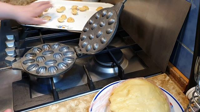 Орешки со сгущёнкой, вкус детства, мамин рецепт.