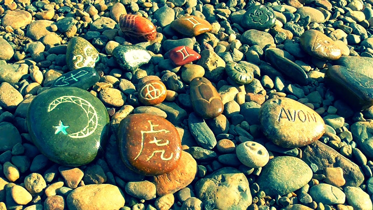 Жизнь камня смысл. Камень жизни. Пора собирать камни. Камень на Камне. Гравировка на Камне.