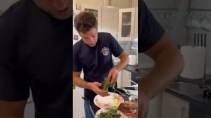 Бомбический салат с инжиром и Prosciutto Morellino от компании Vortexfood