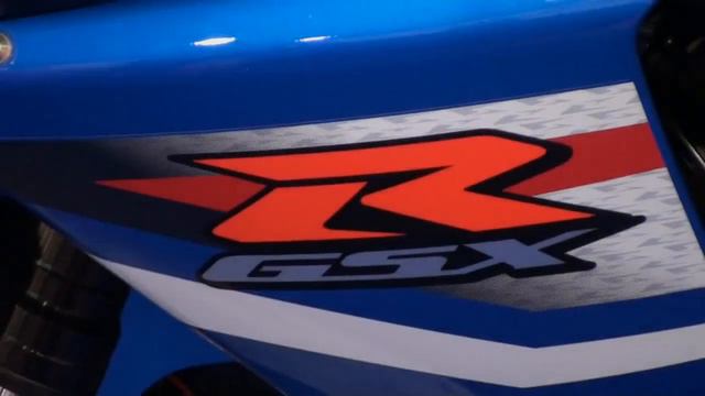 Motodays 2012 - Fiera di Roma ragazze Stand Suzuki смотреть онлайн