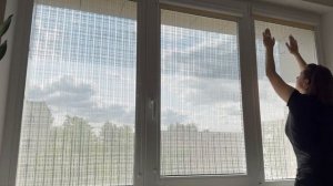 Клеим тюль на окно с помощью хозяйственного мыла?