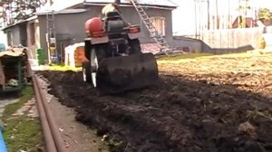 самодельный трактор .подготовка огорода к зиме .