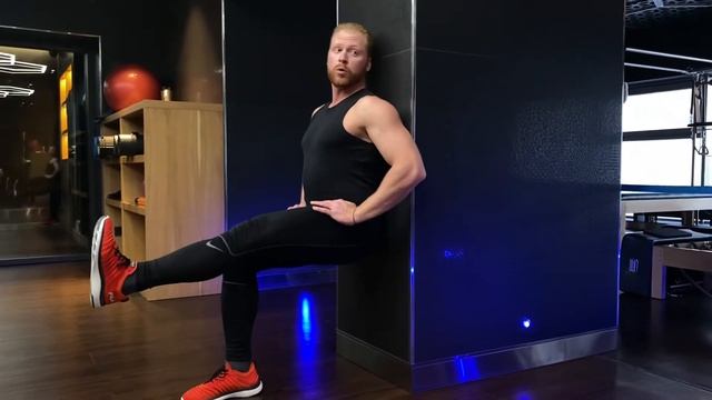 Стульчик на одной ноге смотреть онлайн