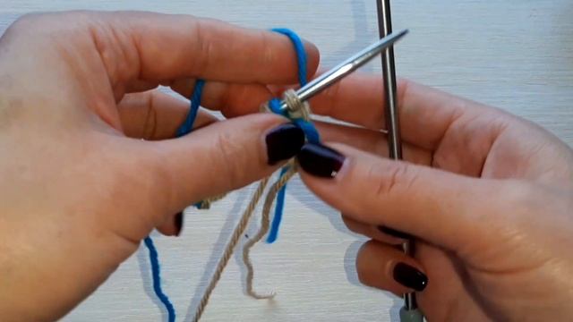 Так легко ещё не вязалось. Жаккард 4 петли. Видео урок по вязанию для начинающих